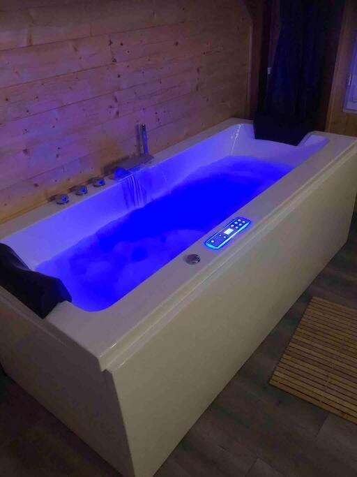 Cottage Cocooning Romantique Avec Jaccuzzi Prive Ancinnes Esterno foto